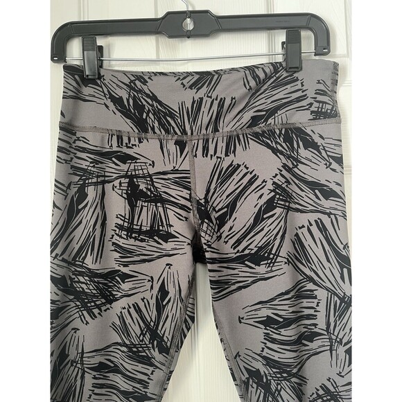 Zumba Cropped Abstract Leggings Women Small - Picture 2 of 6